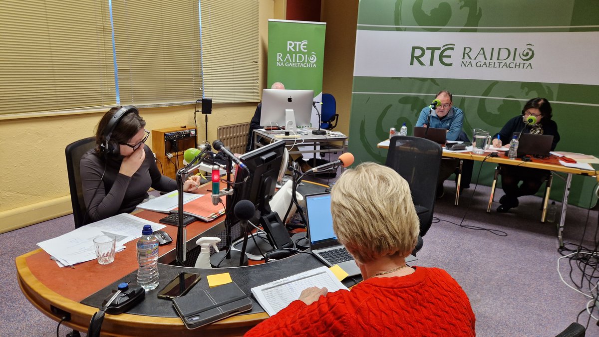 An Painéal a bheas linn go dtí’n 6 a chlog ar an chlár ‘Lá An Chomhairimh’ - <a href="/Cuanbos/">Cuan Ó Seireadáin</a> , <a href="/doheallaithe/">Donncha</a>, Cecilia Ní Choileáin, <a href="/Nichiar/">Áine Ní Chiaràin</a>, <a href="/seainin/">Seán Ó Neachtain</a> agus Ciarán Ó Feinneadha. Beo anois ar RnaG le clúdach iomlán ar Olltoghchán 2024 le <a href="/Gormfhlaith/">G Ní Thuairisg</a>. #Vóta24