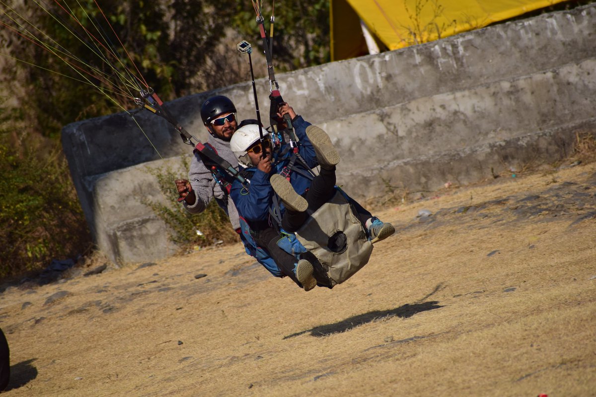 Sagar_Bergi's tweet photo. Tried paragliding in Kullu, loved it 😊 https://t.co/kY3PlvayXM
