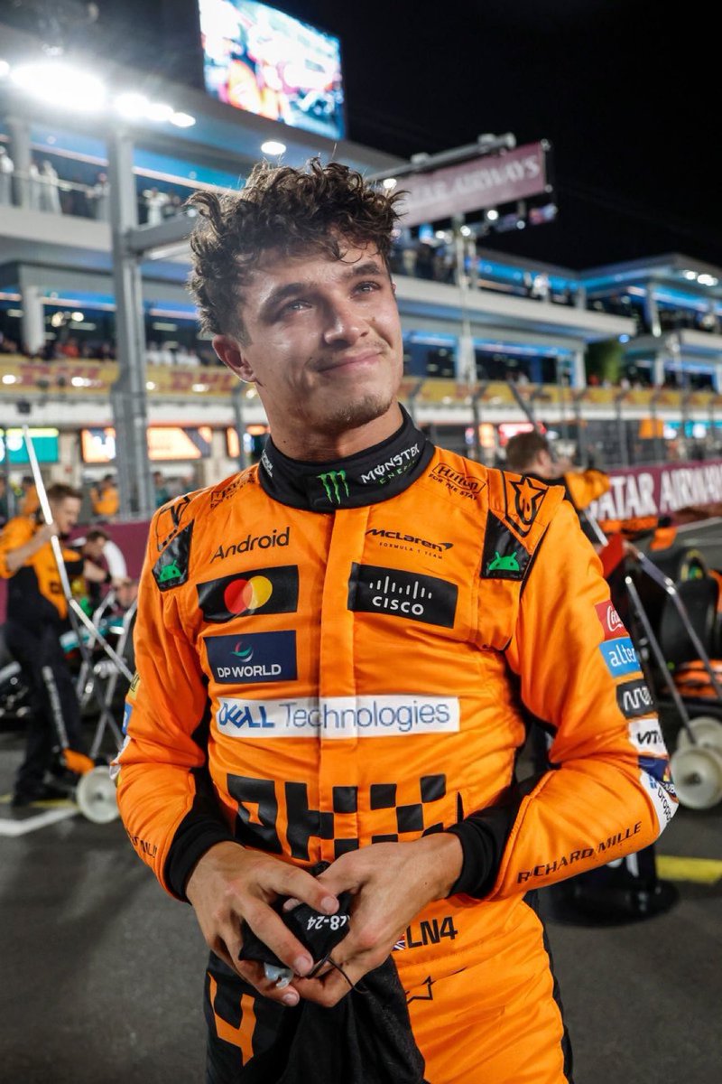 LNFOURS's tweet photo. my driver 🧡 https://t.co/RqRYPOp0Xm