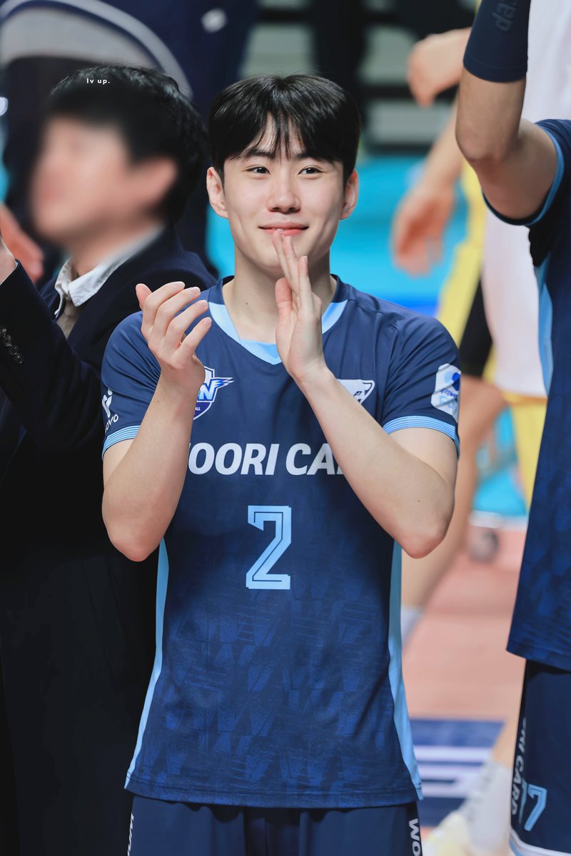2_ㅠ tweet media