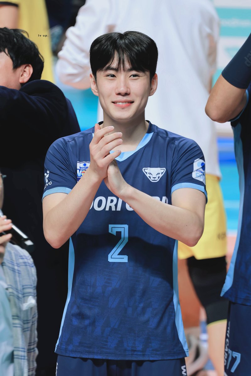 2_ㅠ tweet media