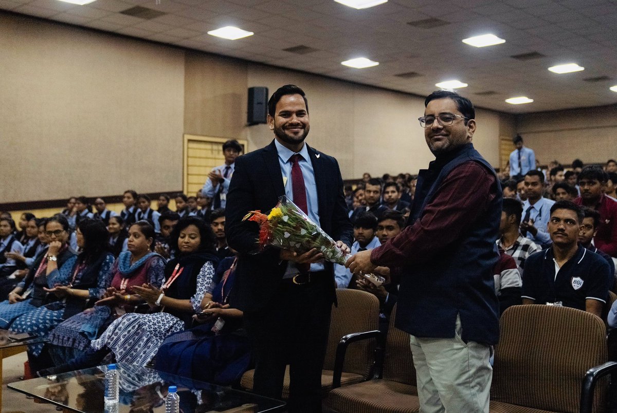 pawanreleyadv's tweet photo. Leadership is when your vision inspires the world to follow.
Had the privilege of speaking at Bansal Institute of Technology, Bhopal, on November 21, 2024, about “Mastering the Path to Success.”
#MasteringSuccess #InspiringYouth #Leadership #MotivationalSession #BansalInstitute #StudentEmpowerment #FutureLeaders #GuestSpeaker #SuccessPathway #BhopalEvents