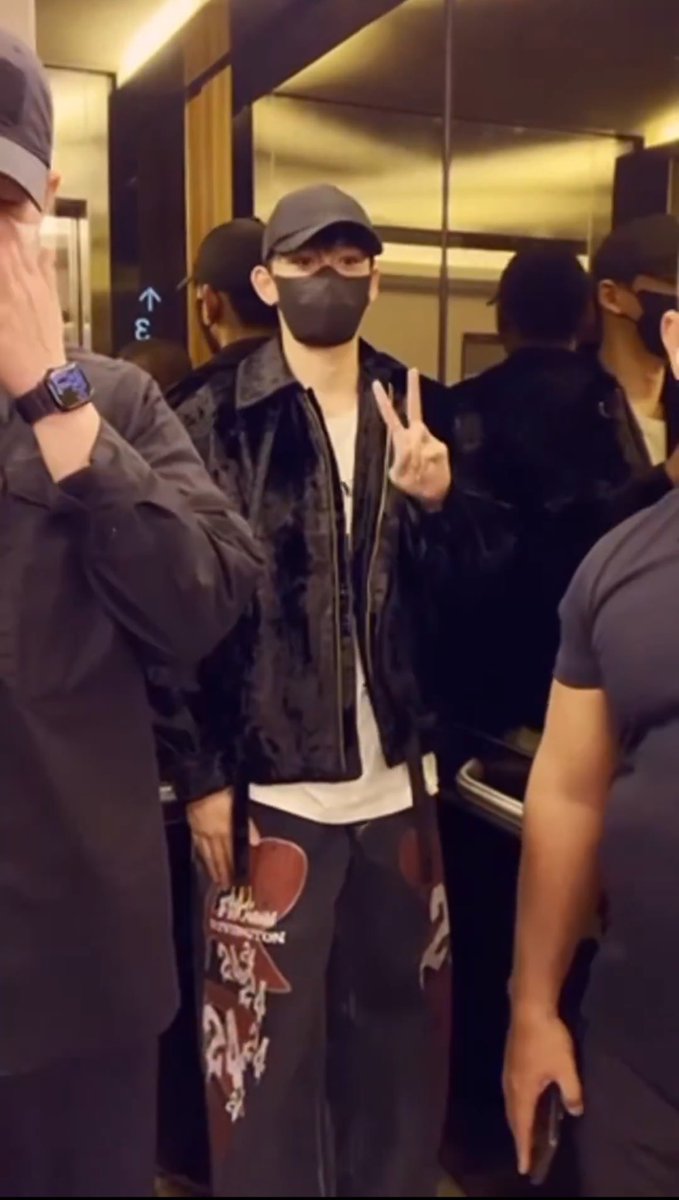 HE’S SO CUTE 🥹😭😭😭

#LUCASBackInMNL #LUCAS4V1BE #MarahuyoKayLucas #V1BEManila2024
<a href="/lucas_official/">LUCAS</a>