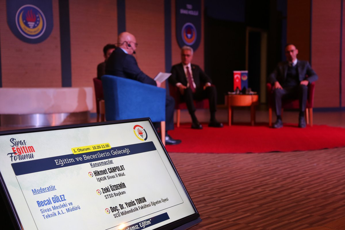stsokurumsal's tweet photo. Başkanımız Zeki Özdemir, TED Sivas Koleji öncülüğünde "Ortak Paydamız Eğitim" mottosuyla düzenlenen Sivas Eğitim Forumu’na konuşmacı olarak katıldı. https://t.co/27mfFW8RfR