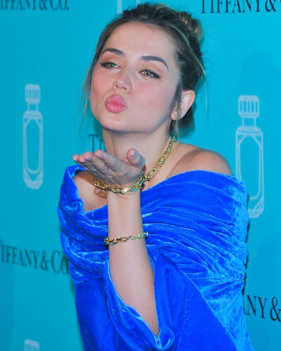 SERRA ARITÜRK-FAN (@serra_turk_fan) on Twitter photo 