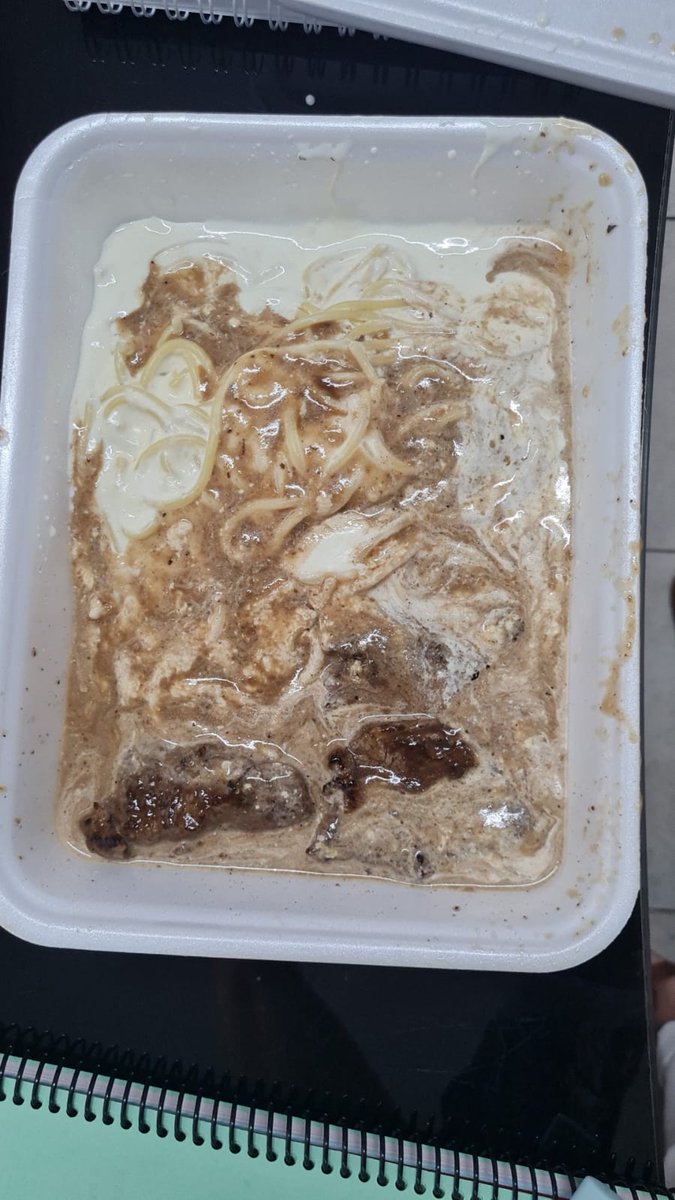 aline_neves's tweet photo. pedi um almoço e recebi uma lavagem https://t.co/0vVXO7SEDi