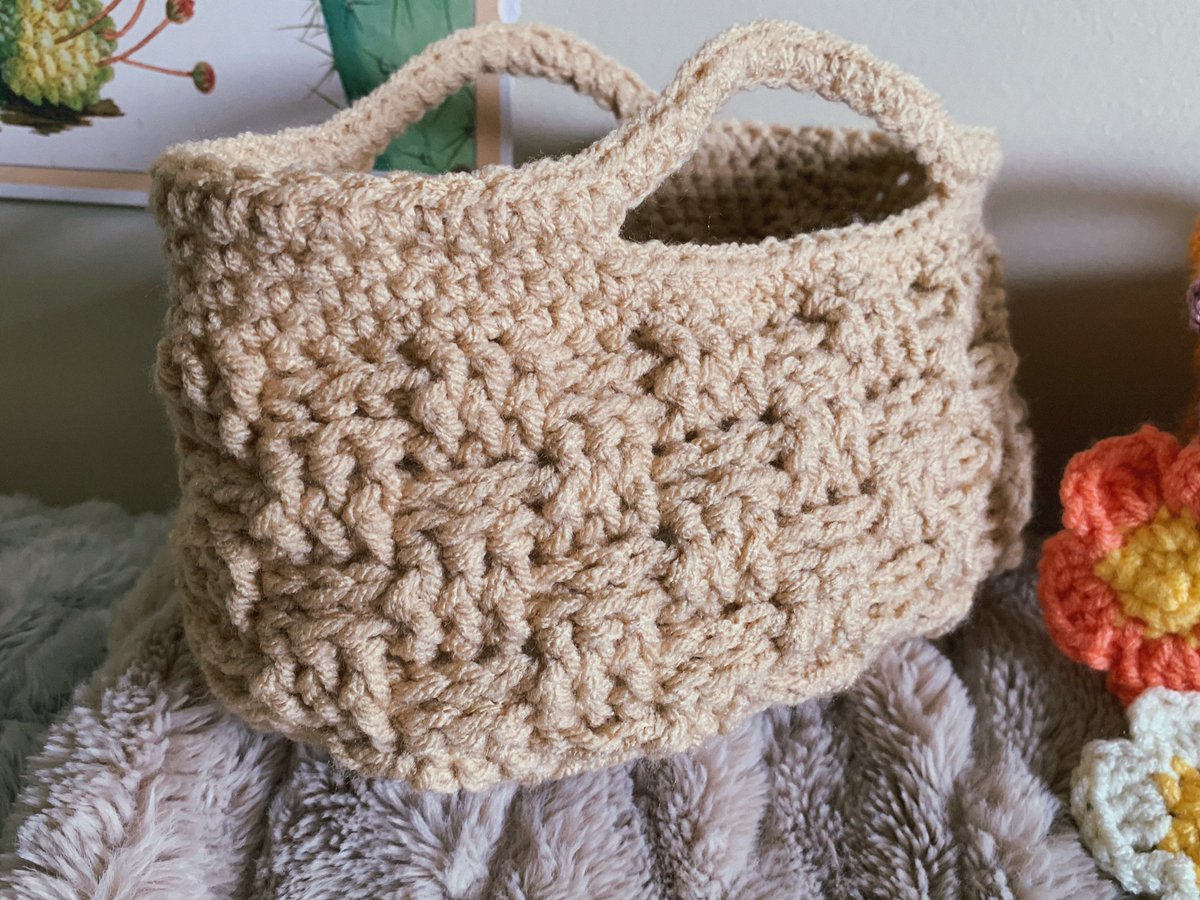 theydysthings's tweet photo. Crochet baskets using the basket weave + basket stitch https://t.co/IfoGOa8BO6