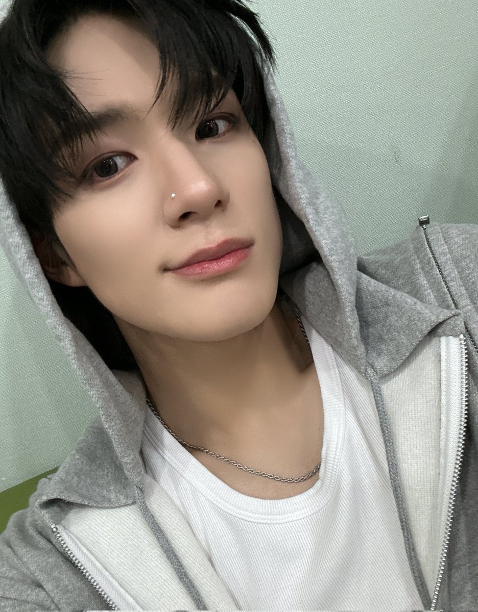 A little bit of selfie won’t hurt.