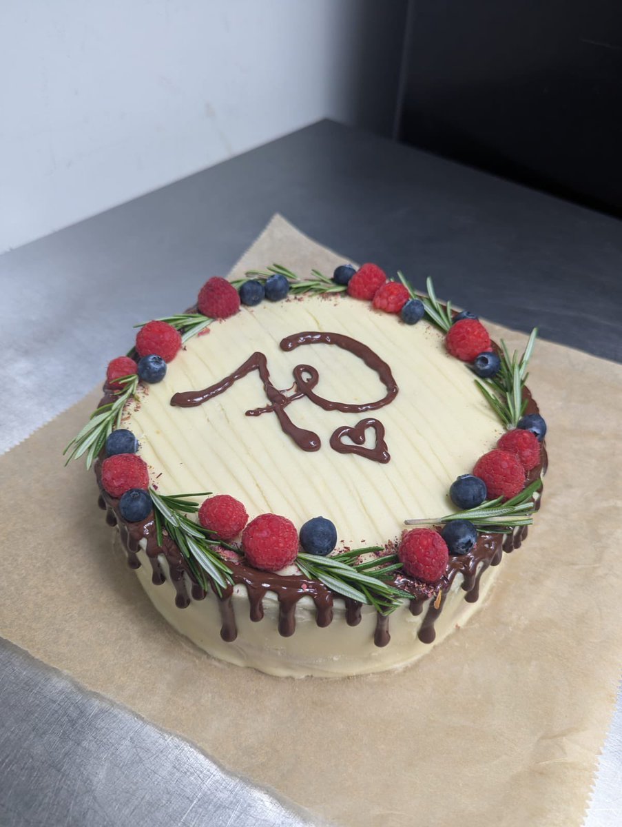 MudlarksGarden's tweet photo. Another delicious celebration cake made to order. If you have a special occasion get in touch. We cater to most dietary needs. With #vegan or #glutenfree free a specialty. https://t.co/FDaBB5KJ2D