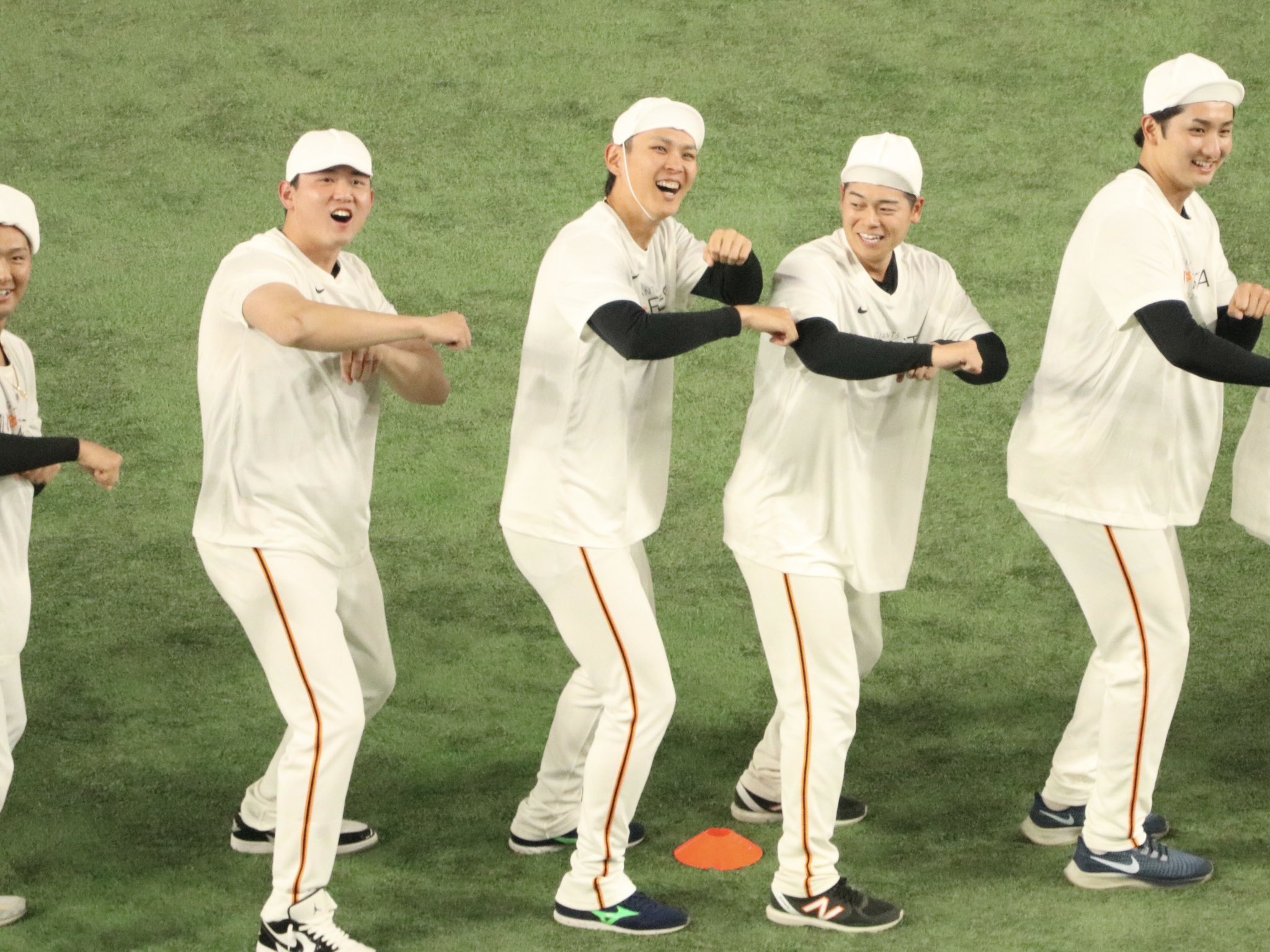読売ジャイアンツ 泉圭輔 サコッシュ ファンフェスタ2024 players-face-towel-orange-x-