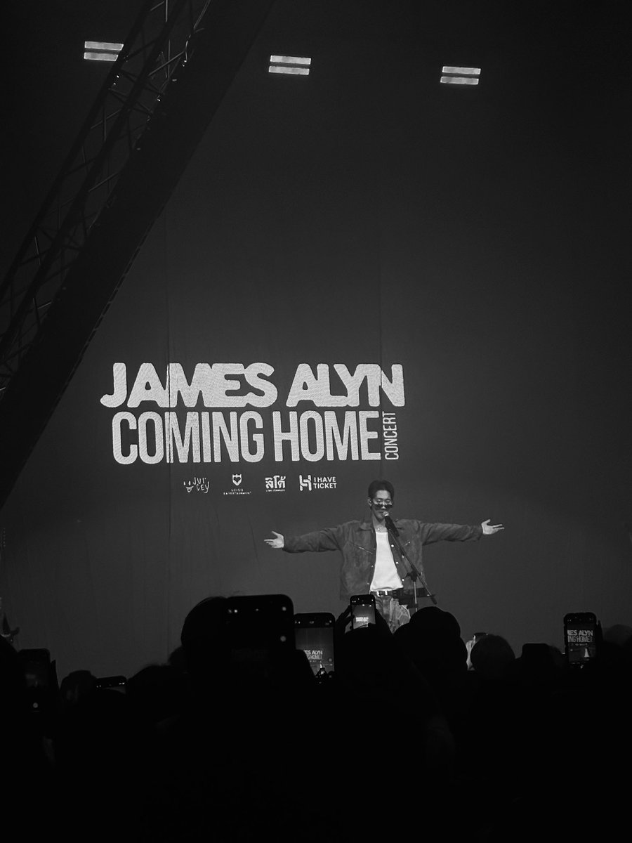 saturshines's tweet photo. Coming Home Concert พี่อลิน บัตร฿590ราคาเดียวเเต่ได้เบเนถ่ายรูป1:1ทุกคนกับเเจกหมวกเเบบนี้เลย คอนที่จริงใจ🥹🫶🏻 พี่อลินเก่งมักก ดีสุบๆ🧡✨
#ComingHomeConcert #Jamesalyn https://t.co/4xez5nAus1