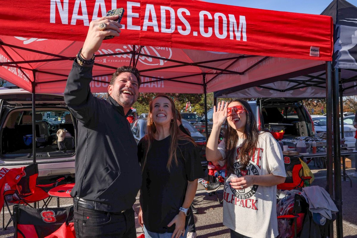 AndySAlbright's tweet image. Looking back on a game day filled with Pack spirit! 🐺🏈
 
From an awesome Savage Wolves and OnePack tailgate to cheering from the sidelines, the energy was unbeatable. Days like this remind me why we’re all Pack strong. 

@NCState @PackFootball #OnePackNIL @SavageWolvesNIL