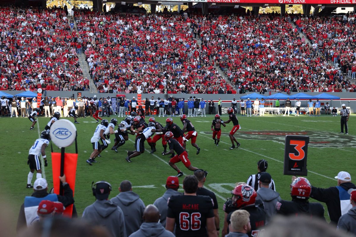 AndySAlbright's tweet image. Looking back on a game day filled with Pack spirit! 🐺🏈
 
From an awesome Savage Wolves and OnePack tailgate to cheering from the sidelines, the energy was unbeatable. Days like this remind me why we’re all Pack strong. 

@NCState @PackFootball #OnePackNIL @SavageWolvesNIL