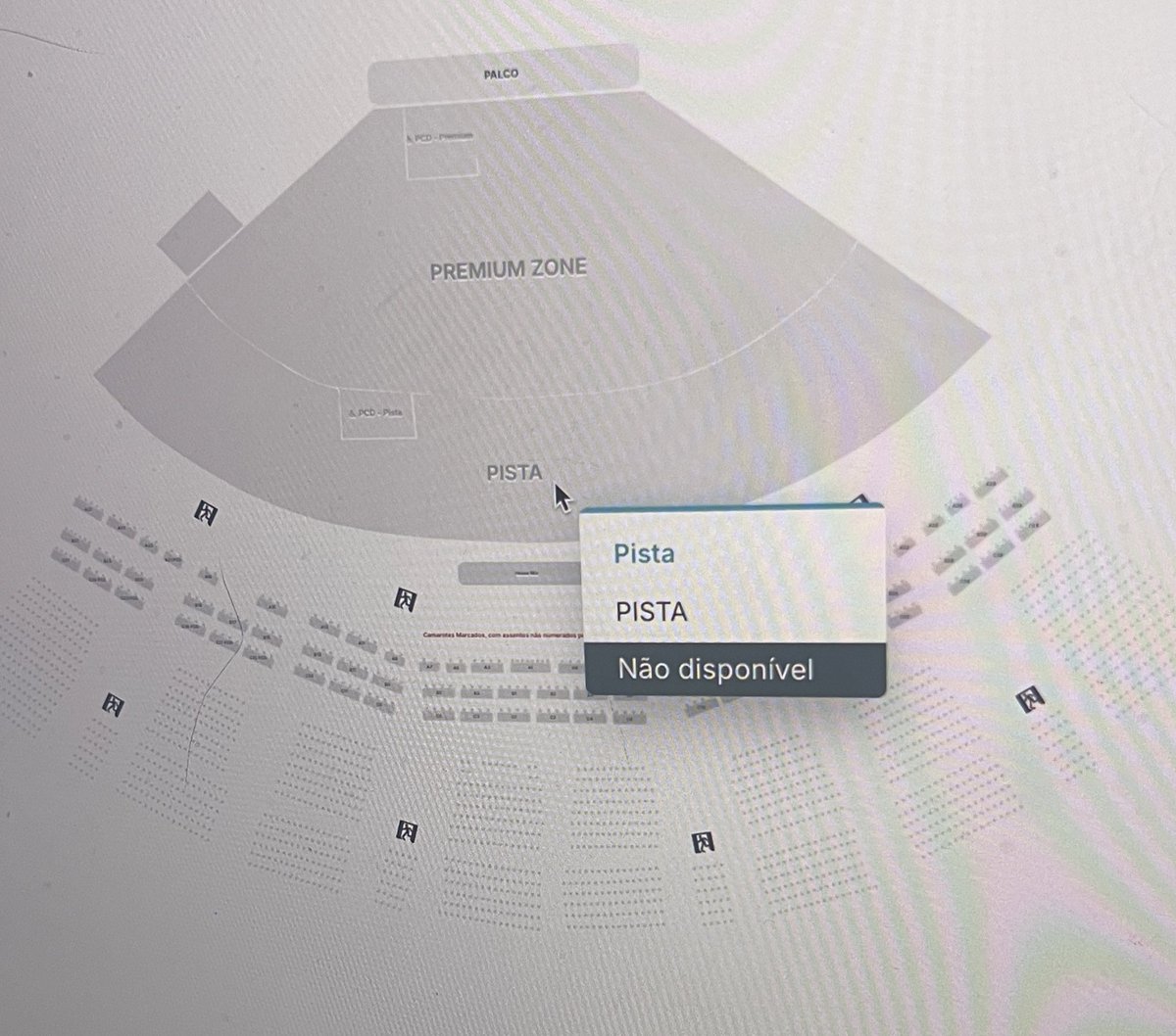 raffacaetanokk's tweet photo. o taemin deu sold out em menos de 20 minutos pqp pq caralhos meteram ele nessa caixa de sapato https://t.co/dkJcDRTzMc
