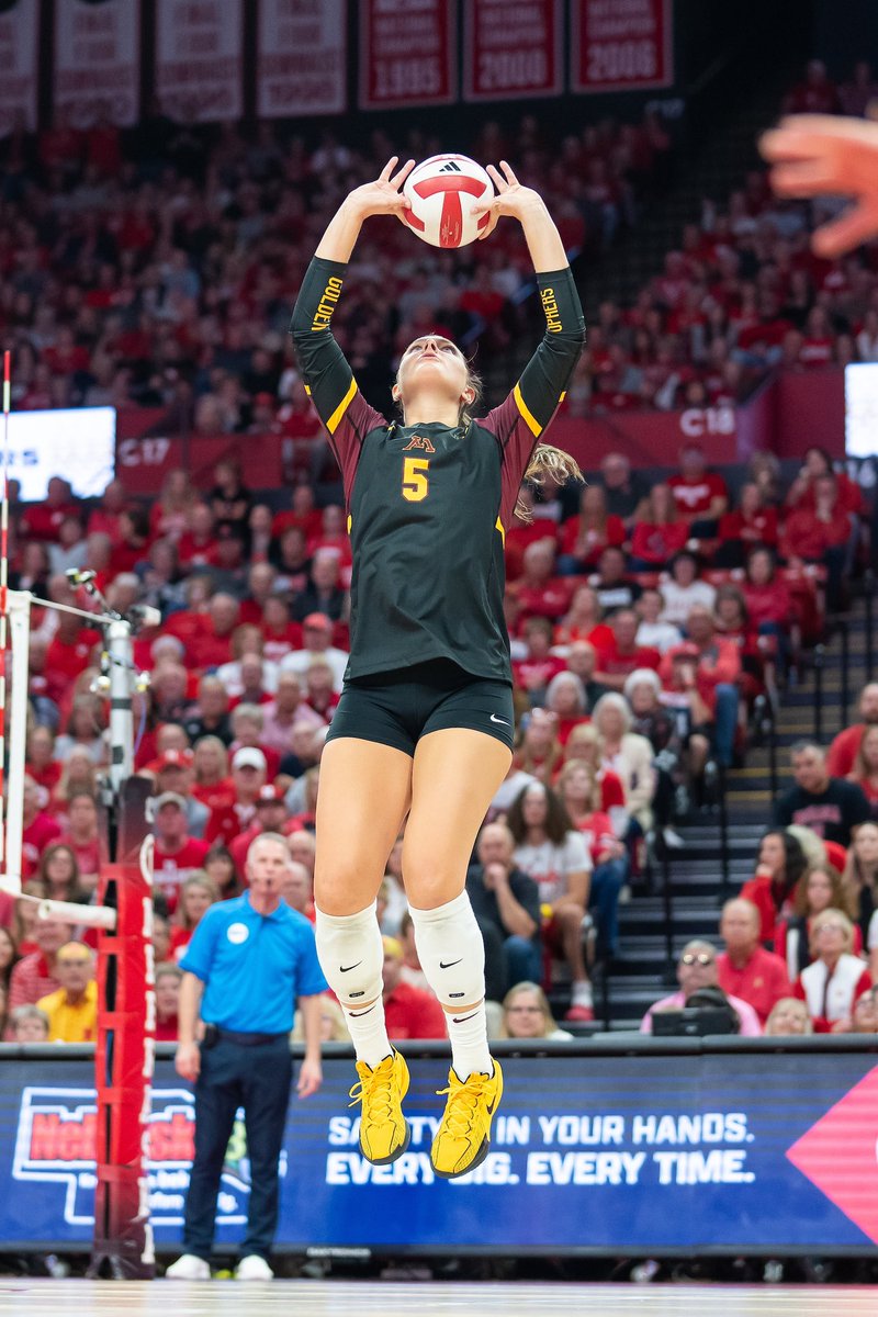 She’s the only Gopher in program history to reach 5,000 assists, 1,000 digs, 400 kills and 300 blocks. 

A four-time Academic All-Big Ten selection, Melani has earned her degree in accounting and finance from the Carlson School of Management.