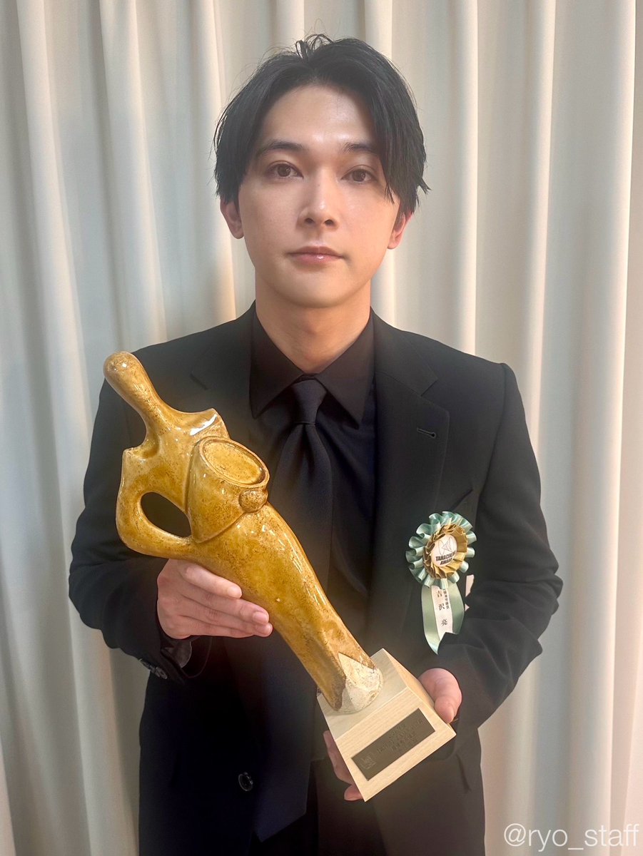 ryo_staff's tweet photo. 吉沢が『ぼくが生きてる、ふたつの世界』で第16回  #TAMA映画賞 最優秀男優賞をいただき、特別賞を受賞された #呉美保 監督や手話演出をしてくださった #早瀬憲太郎 さん #石村真由美 と再会しました📸✨映画祭の皆様本日はお世話になりました。ありがとうございました🙇🏻‍♀️
映画は全国順次公開中です‼️ https://t.co/q781KGeMTT