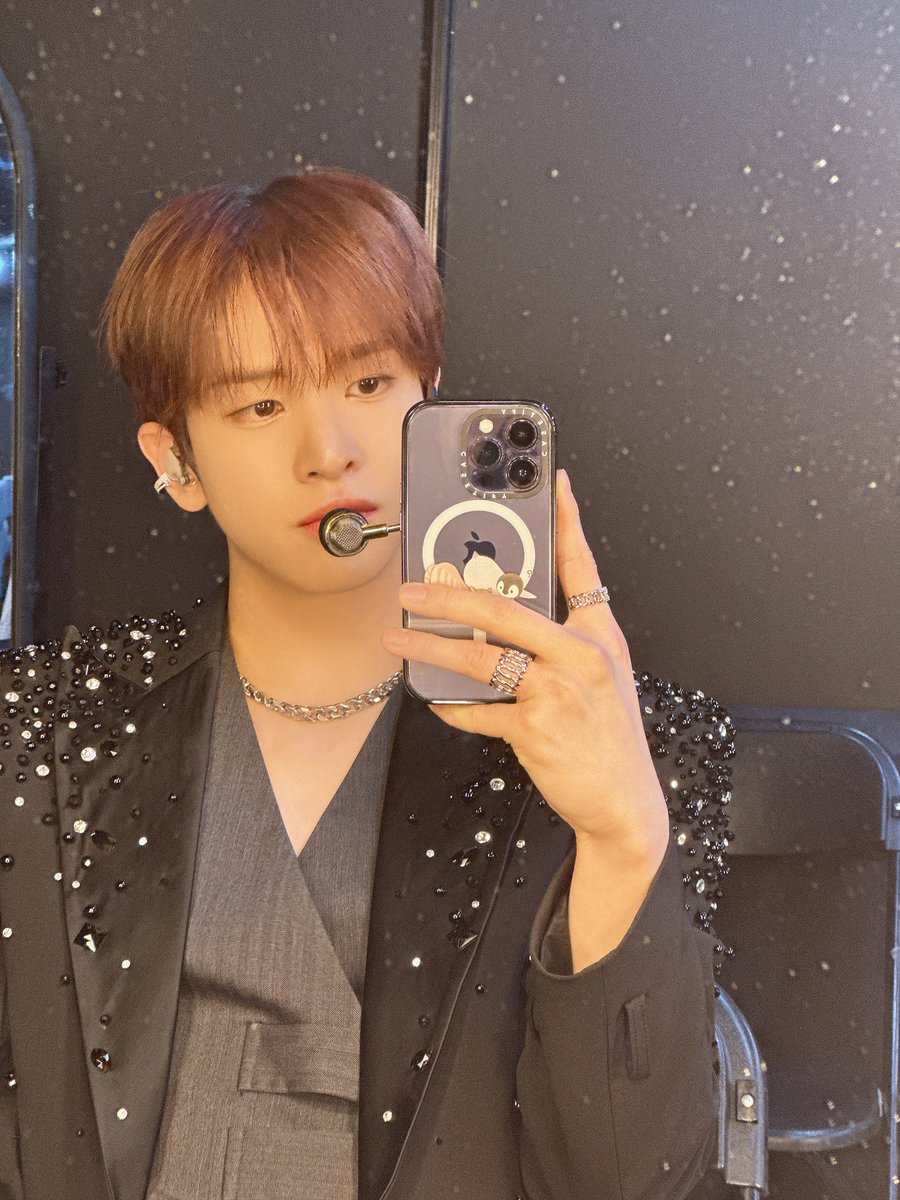 CRAVITY_twt's tweet photo. 今天太幸福了！🥰🥰
謝謝大家跟我們在臺北創造了一個新的美好地回憶！愛你喔～😘🫶
#CRAVITY #ALLEN #BEYOND_YOUR_MEMORIES https://t.co/XHkq6M57PX