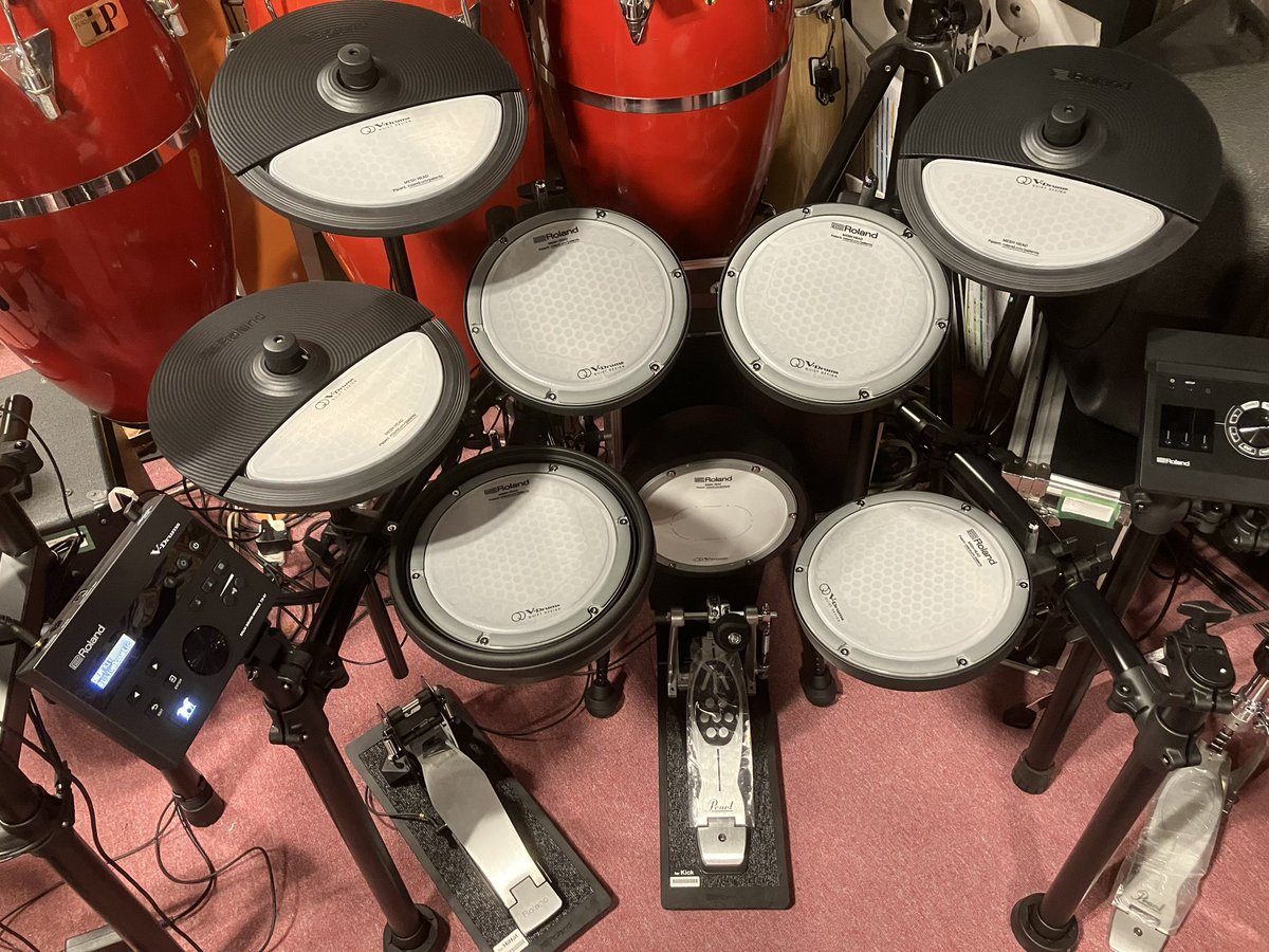 sonixmasuta's tweet photo. やば！
RolandのVQD106展示したけどチョー静か！
是非お試しください！

#Roland
#VQD106
#ソニックスドラムフロア https://t.co/tTedo6uzSl