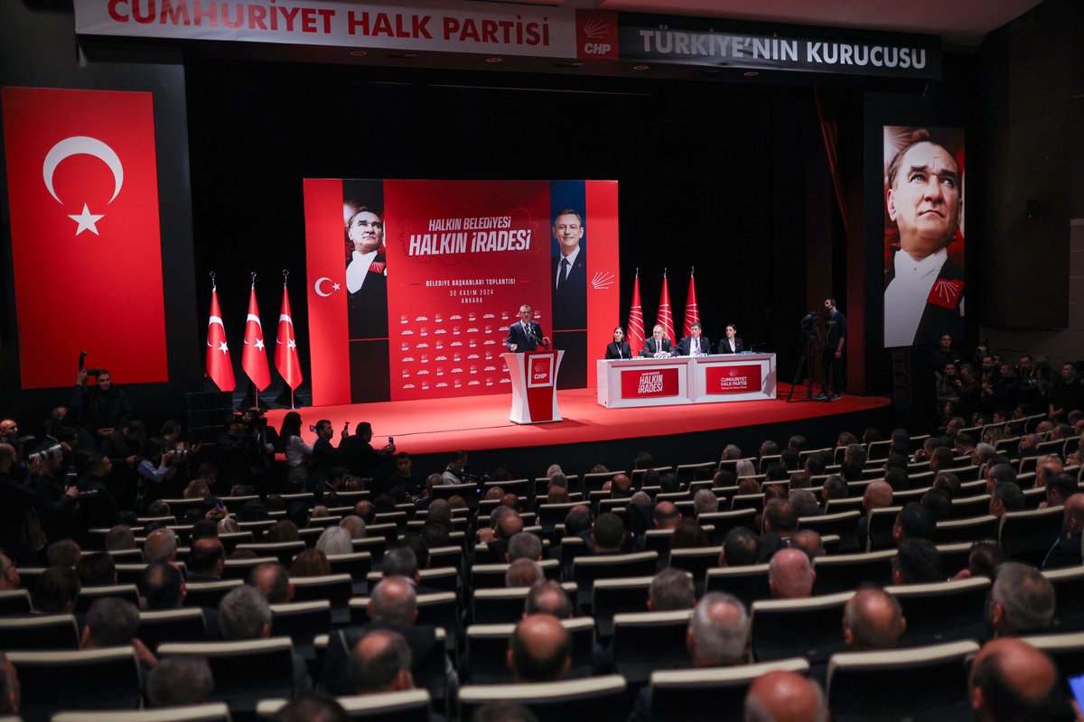 Genel Başkanımız Sayın <a href="/eczozgurozel/">Özgür Özel</a> başkanlığında gerçekleştirilen Belediye Başkanları Toplantısı’na katıldık. Toplantımızda, yerel seçimlerde elde ettiğimiz tarihi başarıyı ve bu başarıyı daha da ileriye taşıyan sosyal belediyecilik anlayışımızı ele aldık.

Cumhuriyet Halk