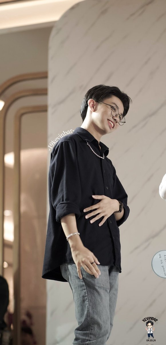 19kevinbar's tweet photo. [Kevin MnG with UBSGold - Pakuwon Mall Surabaya - 301124 ]

#imkevin  -threads https://t.co/oY3OQUvgaw