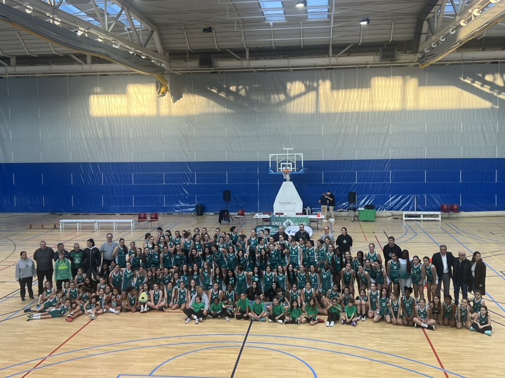 TOTCerdanyola's tweet photo. 🔴 #ÚltimaHora! El pavelló Guiera i #Cerdanyola seran la seu de l’All Stars de bàsquet tant en categoria masculina com femenina. Es disputarà el 2 de març de 2025. La notícia s’ha anunciat a la presentació de la temporada del @CBFCerdanyola
📸 @marcmata13 https://t.co/3Vy1u6XeWT