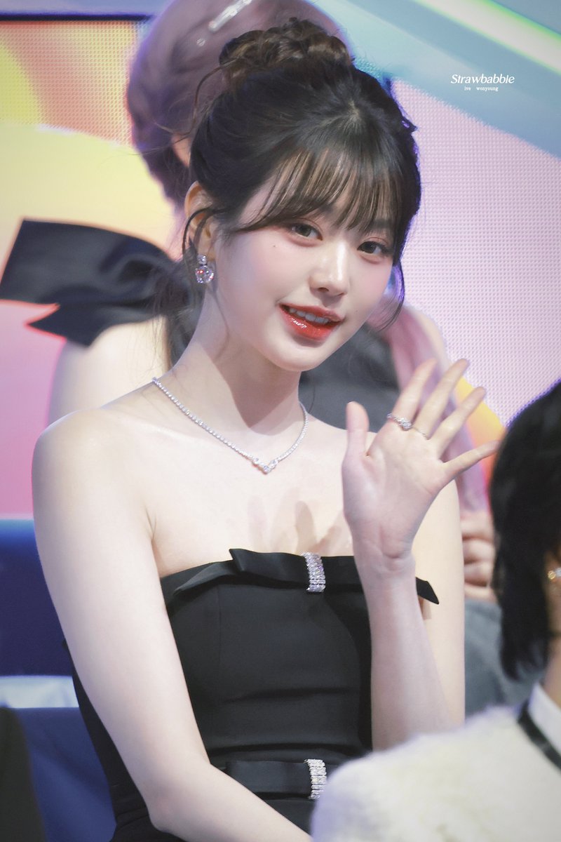 Strawbabbie_wy's tweet photo. 241130 MMA 2024

🦢🖤🤍

#아이브 #IVE #장원영 #JANGWONYOUNG #원영 #WONYOUNG #ウォニョン #MMA2024  @IVE_twt https://t.co/zxHBtypvSC