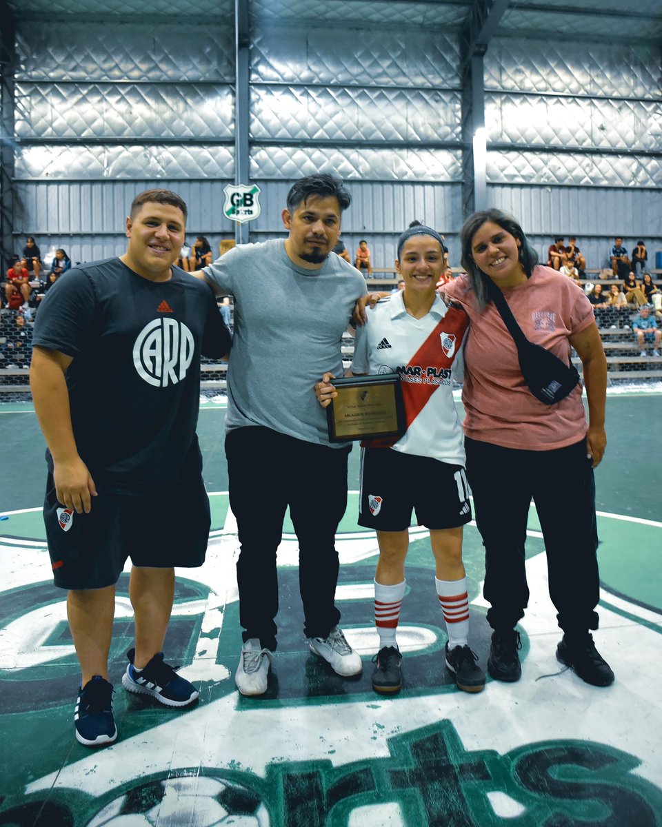 carpfutsal's tweet photo. #Femenino

En la previa del partido contra San Lorenzo, nuestra Institución reconoció la destacada actuación de Milagros Rodríguez con la Selección @Argentina en el Sudamericano Sub 20, disputado en Paraguay. https://t.co/ipWdSqA6hh