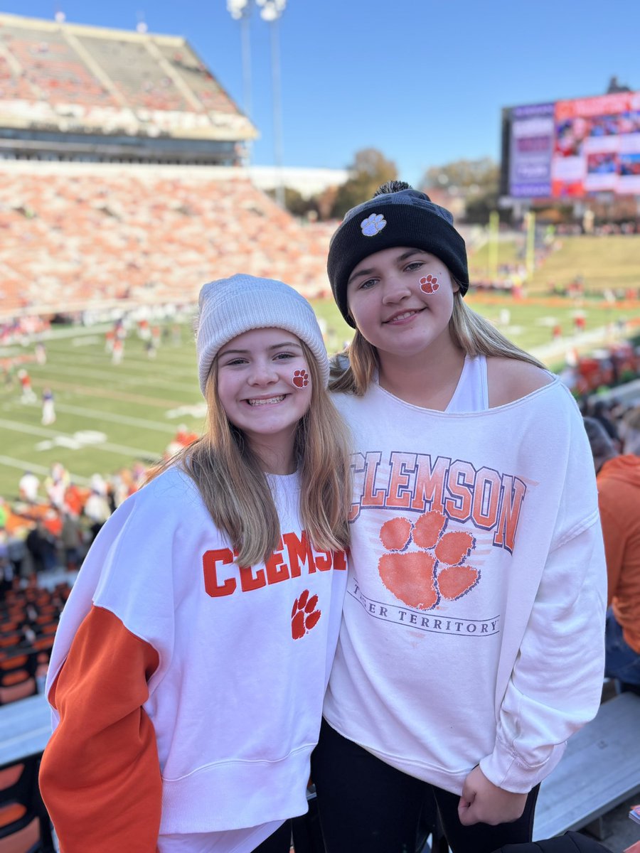DKelbo's tweet photo. Ready to see the TIGERS PLAY!! #BESTINTHEGAME https://t.co/LT1vghdOuB
