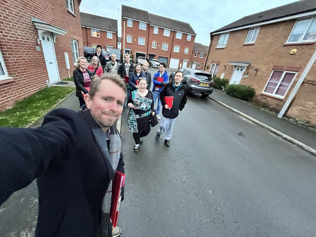 Fantastic <a href="/Rugby_Labour/">Rugby Labour</a> and Warwick University Labour Society team out today off Technology Drive in Rugby.

Very positive on the doorstep! 

Thanks to the team and more importantly everyone who we spoke to for your time.