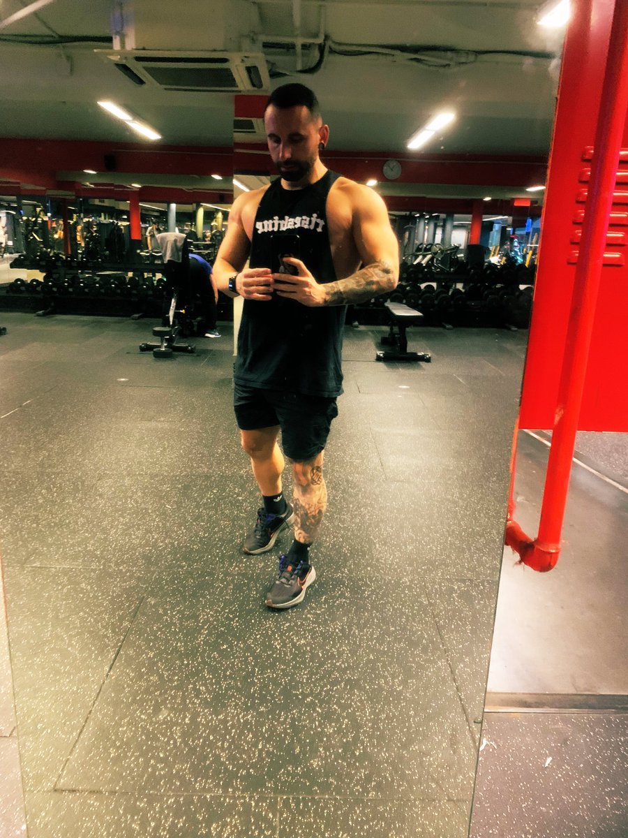 BoRjitacr8's tweet photo. Despidiendo noviembre siempre atope 🖤🖤🖤

#adiosnoviembre2024✨ #fueunplacer #FelizSabadoATodos https://t.co/kygCd3Ov9D