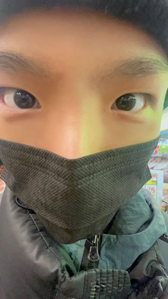 갤러리드갈때마다 이사진 제일 먼저떠서
웃음을 참을수가없음ㅜㅜ