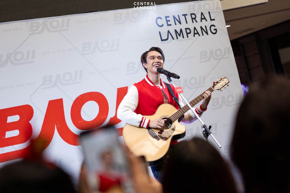 Central_Lampang's tweet photo. 📢 “ชาวลำปาง ไมกี้ ปณิธาน มาหาแล้วเน้อ”
ลดปังยันสิ้นเดือนกับ BAOJI ! 💥 ลดสูงสุดถึง 70%
.
#BAOJIxMIKEY #StepUpYourStyle #ไมกี้ปณิธาน #StarFest #โปรโมชั่น #ลดราคา https://t.co/lPbkw7udsg