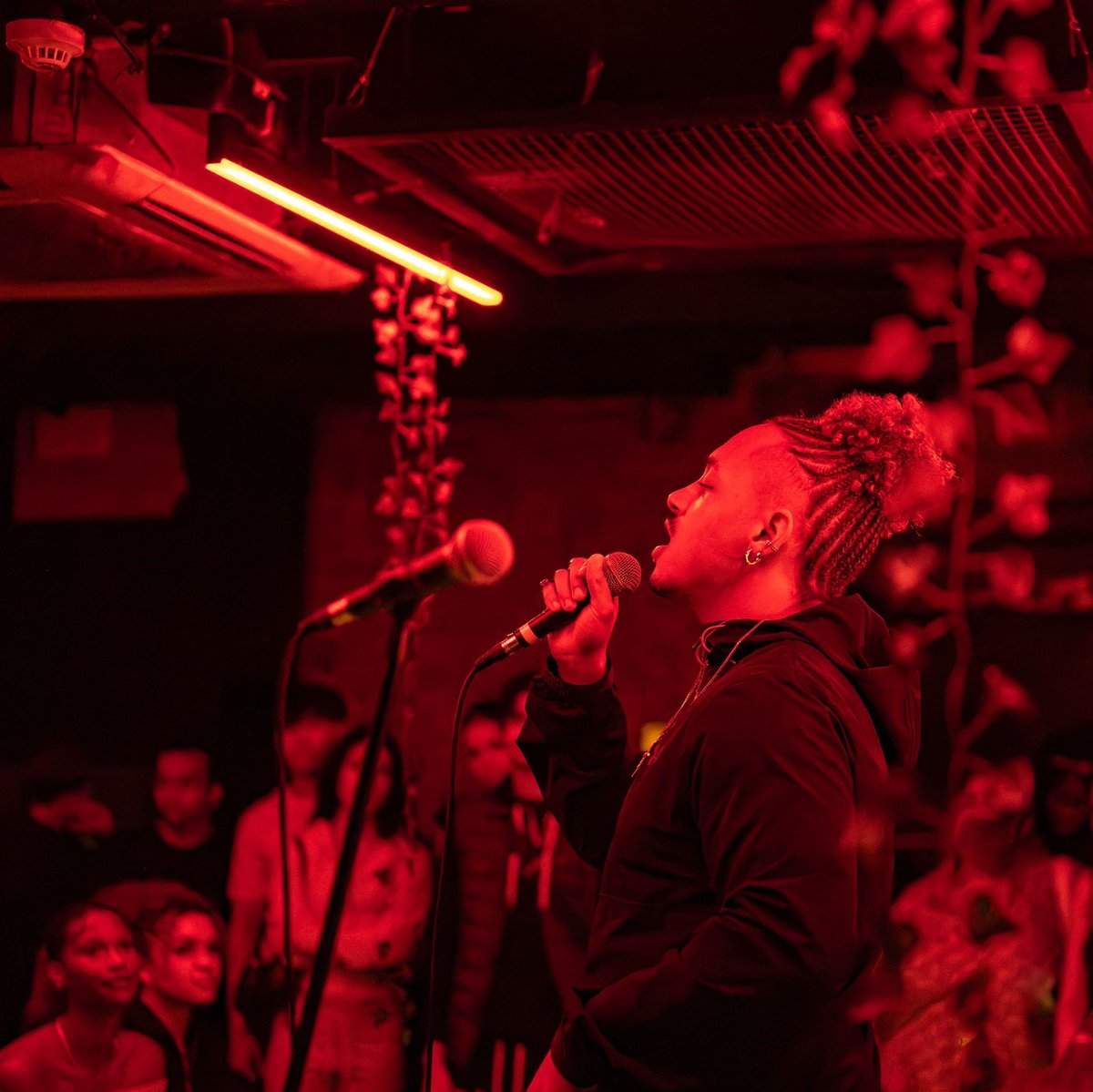 Some beautiful moments captured of our last free R&amp;B live show ran by Do Not Disturb, an ever-growing community coming together once a month🧡

Deals on cocktails for the next one on December 14th - keep the date in your calendar!