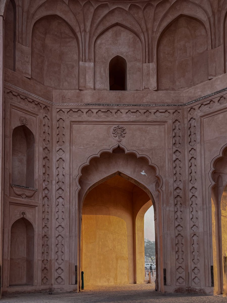 kaleiidosxope's tweet image. rumi gate, always so sexy