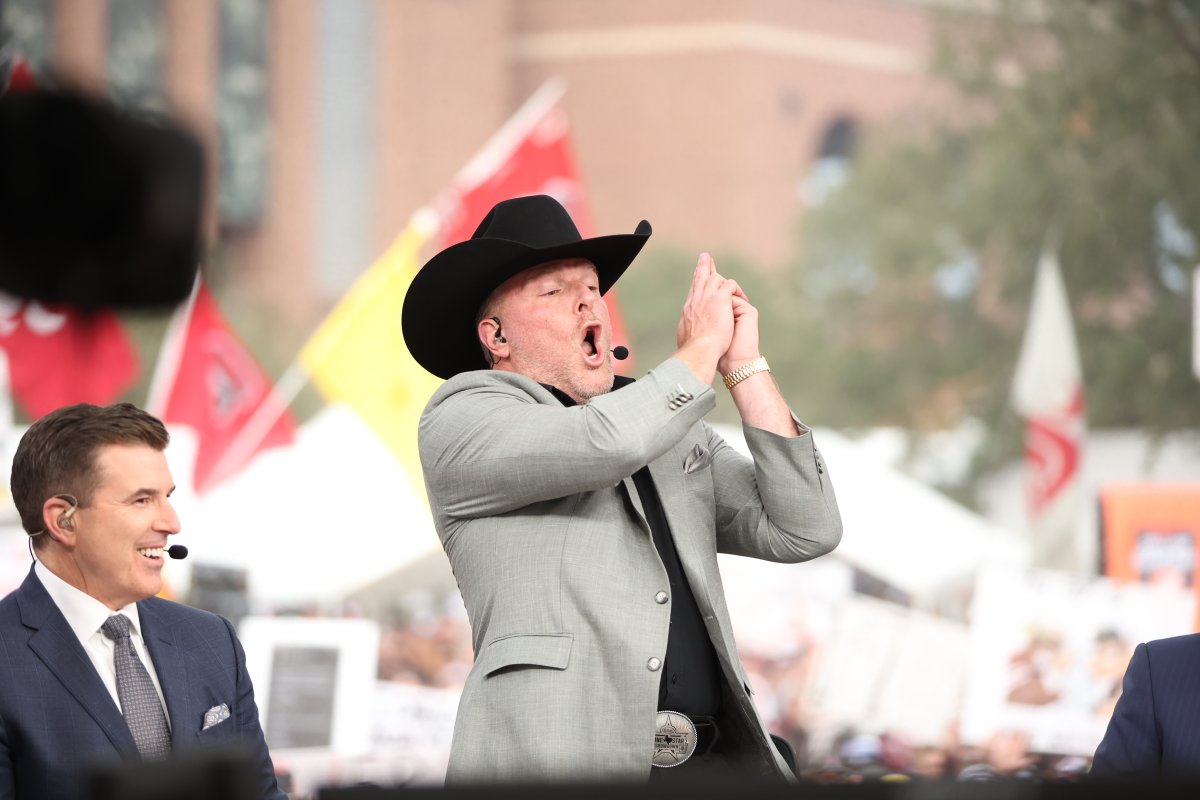 AggieFootball's tweet photo. .@PatMcAfeeShow gets it 🤝 https://t.co/wfbPwwQNYq