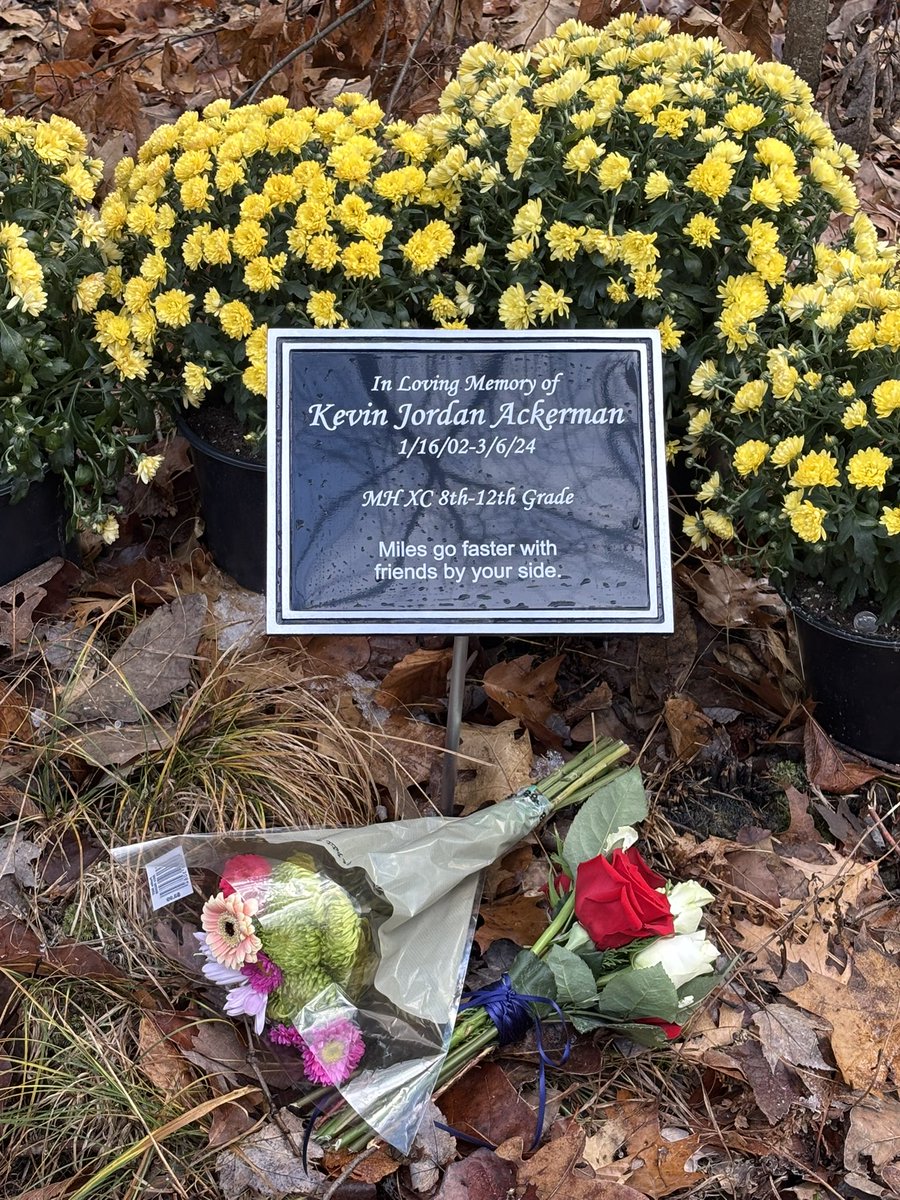 MapleHillxc's tweet photo. Beautiful tribute this morning to the life of Kevin Ackerman. It was wonderful to be together to remember Kevin. Maple Hill XC is not just a sport- it’s a heritage, legacy, community and family. #hillon3 @MH_Athletics @HillBoosterClub https://t.co/OT2WhObq4f