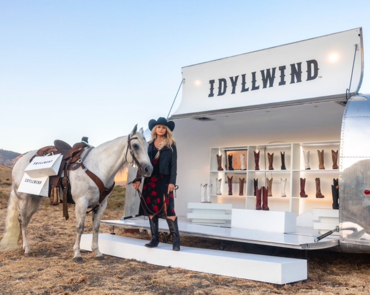 mirandalambert's tweet photo. I’ve got so many boots I had to buy a trailer for ‘em 👢 @Idyllwind https://t.co/qeI1rMpzXm