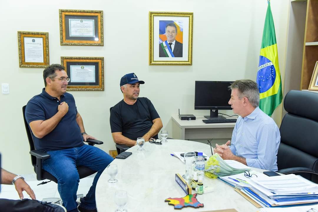 aluizionassi's tweet image. Hoje recebemos empresários e produtores de Goiás, os irmãos Luciano e Leandro da Milhão Ingredients, Hélcio e o José Brandão da Marambaia Sementes.

#Agro_Roraima
#Roraima_AMelhorFronteiraAgrícolaDoBRASIL
#Cerrado_Roraima
#RoraimaEstadoLuz 🌞
#AtraçãoDeInvestimentos 🏁🏁🏁
