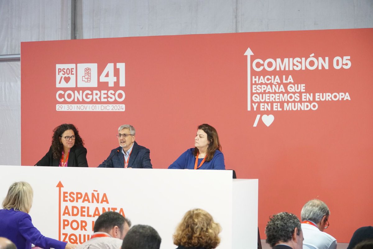 psibpsoe's tweet image. 💪🌹La feina no atura!

📝 Moment de debatre idees per definir el full de ruta per als pròxims anys