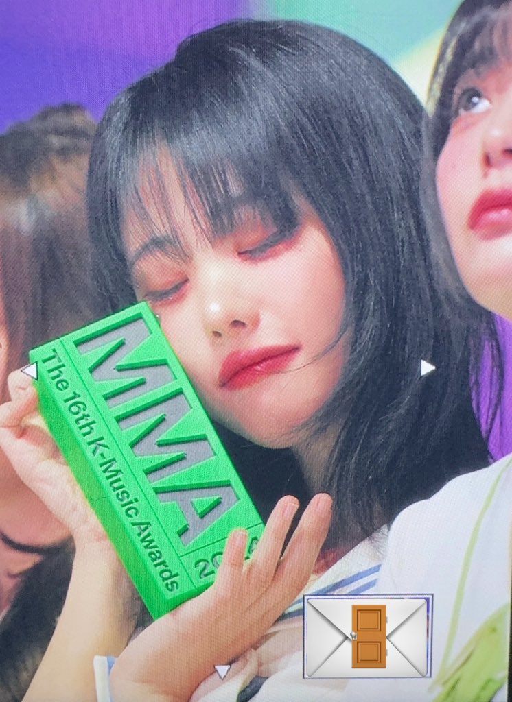 241130 #히나

내 자랑 축하해🫳🏻🎉

#QWER #냥뇽녕냥 #장나영 #Hina @hapycb https://t.co/3jv92VUbDn