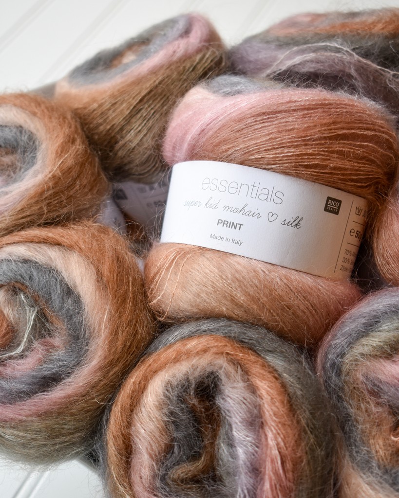 Universal Yarn tweet media