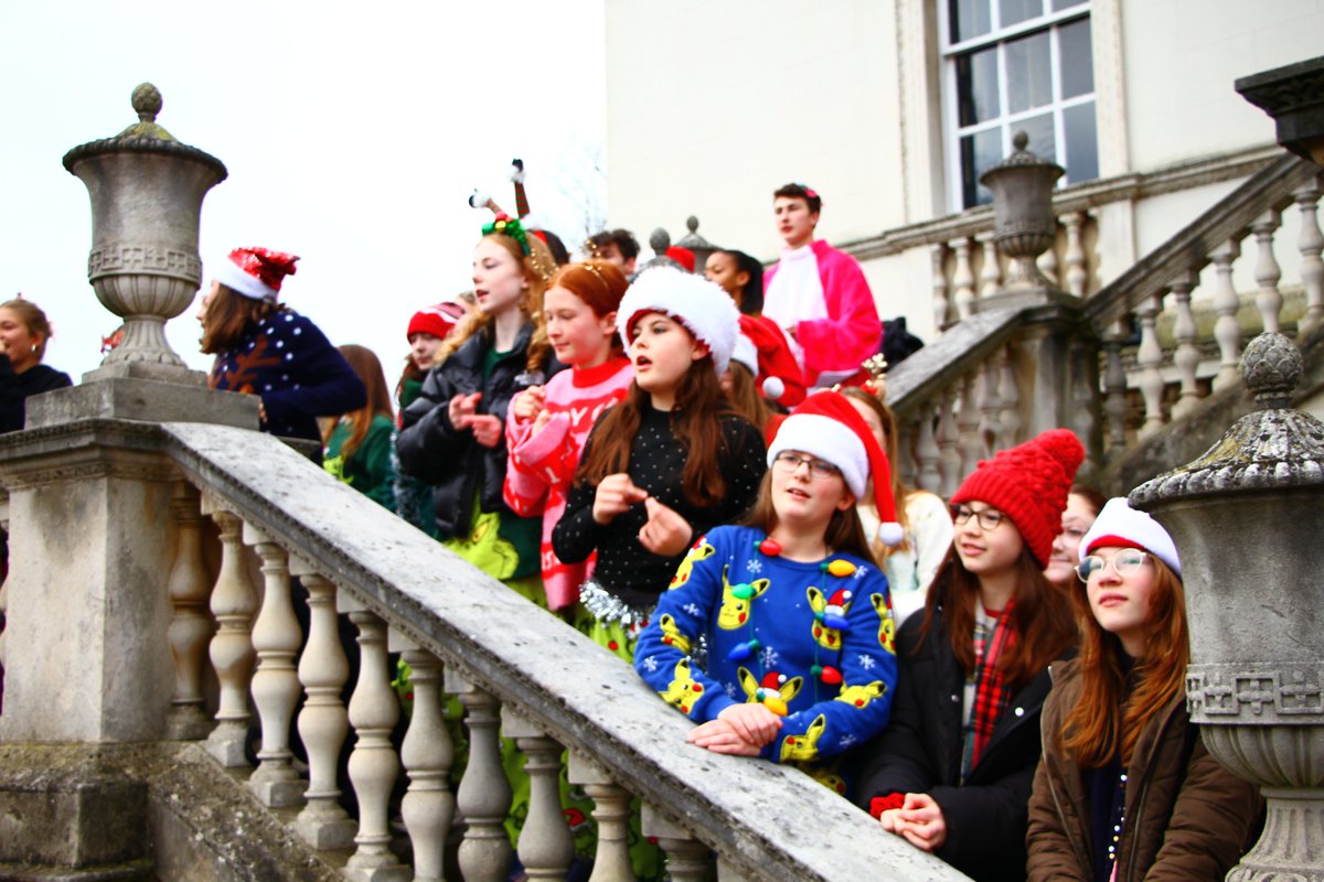 What a busy weekend! Today at Chiswick House blasting out some Christmas bangers and tomorrow at the Flower market...doing the same <a href="/ChiswickSchool/">Chiswick School</a> <a href="/PtaChiswick/">ChiswickSchoolPTA</a> @Chiswick_House <a href="/TheChiswickCal/">The Chiswick Calendar</a> <a href="/EllenerLaura/">Laura Ellener</a> <a href="/chiswickbuzz/">chiswickbuzz.net</a> #inspirsecreateshare #Christmas24
