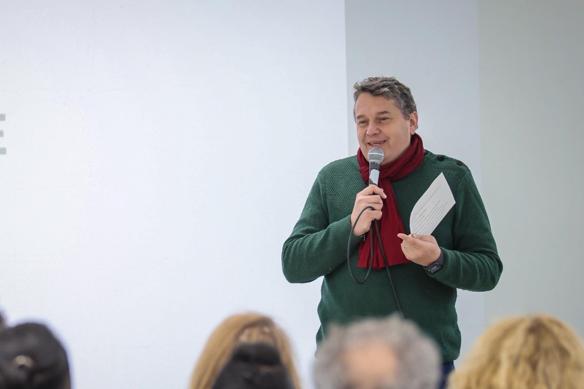 EricLejoindre's tweet photo. Lancement des travaux du CiNey ! Dans une période où certains cherchent à diviser, à isoler, les habitants de la Porte Montmartre démontrent l'inverse avec ce projet qui mêle cinéma, alimentation et insertion des jeunes. 
Ce n'est pas partout qu'on peut avoir une telle ambition ! https://t.co/dZhWYXycy7