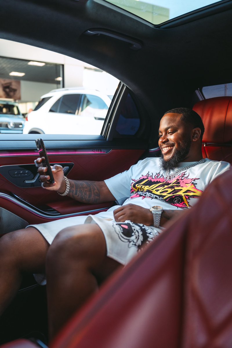 Ceepns's tweet photo. I love acting broke then popping out with not so broke stuff🥰😅 
#NewCar https://t.co/2gxJWP4nju