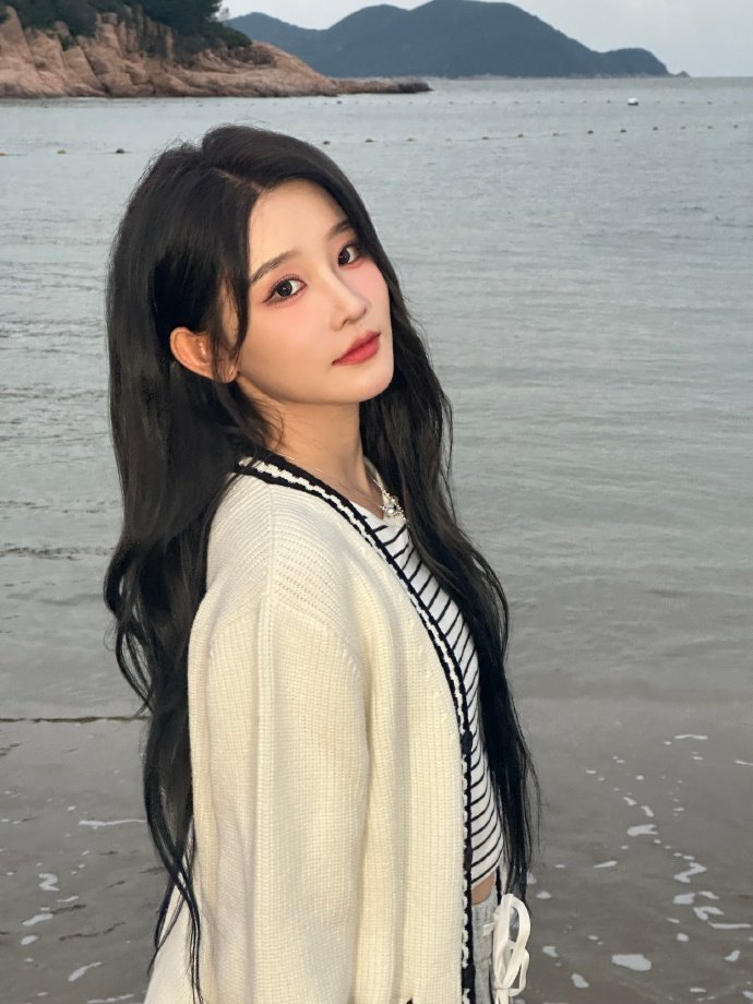 shiyuarchives's tweet image. 241124 | weibo update

#SNH48 #ZhouShiyu #周诗雨