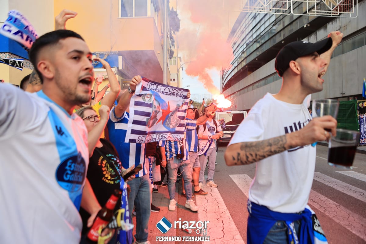 Riazor.org (@riazororg) on Twitter photo 🔥 Así fue la llegada del Deportivo al Nuevo Mirandilla
🔷️ Gran presencia de deportivistas en Cádiz
📸 <a href="/Fefega/">Fernando Fernandez</a> 🔥 Así fue la llegada del Deportivo al Nuevo Mirandilla
🔷️ Gran presencia de deportivistas en Cádiz
📸 <a href="/Fefega/">Fernando Fernandez</a>