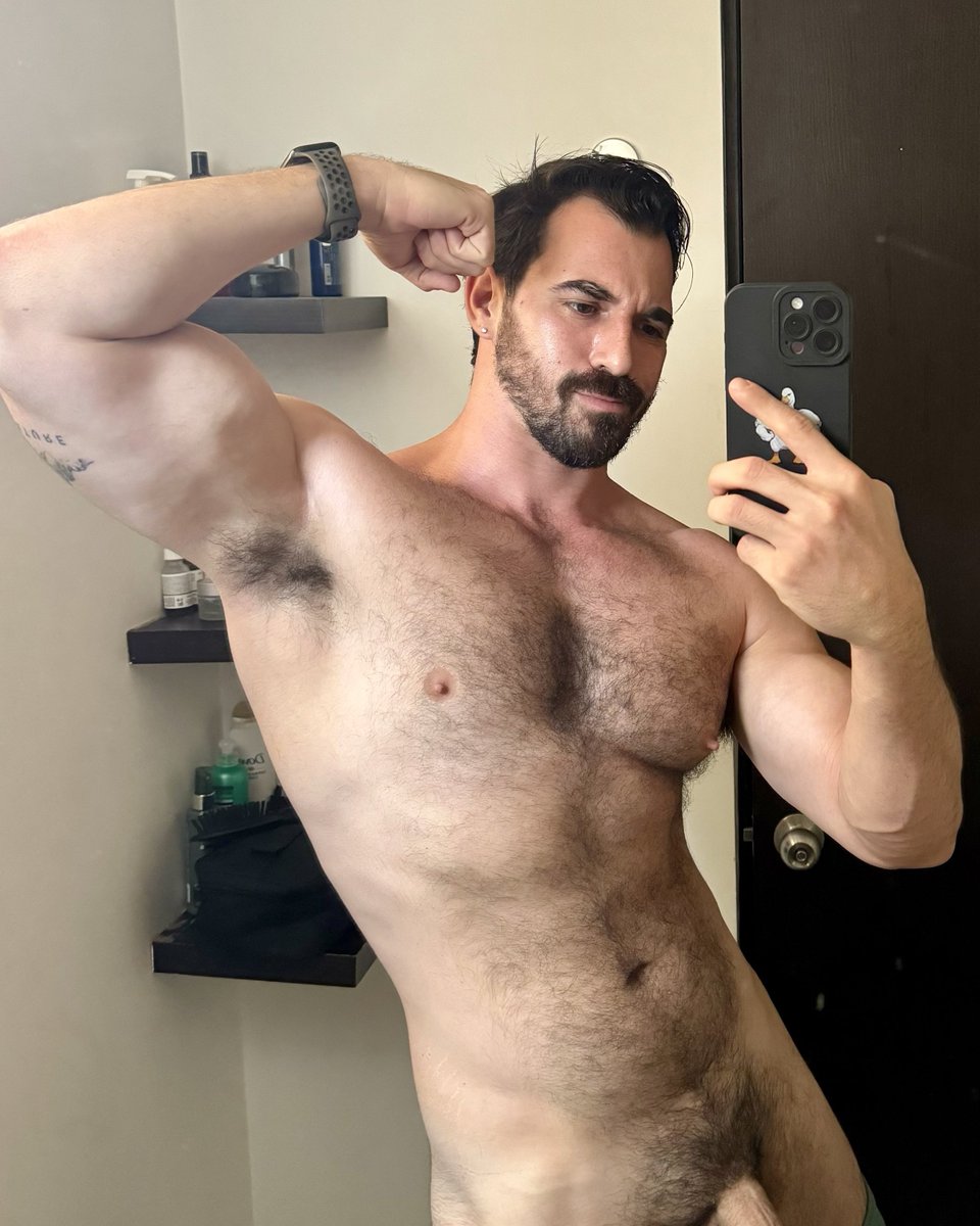 THICKmacho's tweet photo. I want to fuck 😈
https://t.co/0YCTpDYal1 https://t.co/Ri2jGE3Fdn
