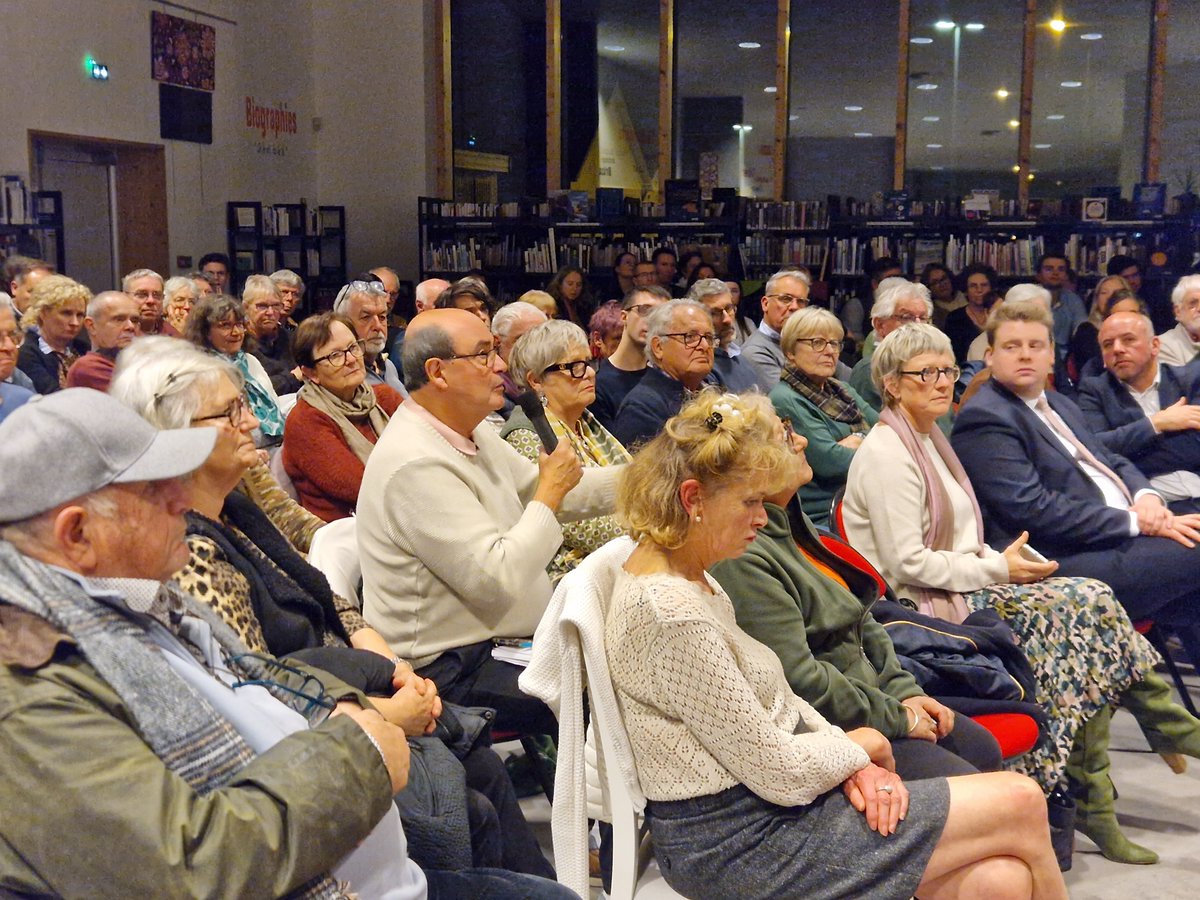 Salle comble à la médiathèque de Donville !

Merci aux participants et aux élus venus nombreux à notre conférence autour d'Arnaud Benedetti (@benedetti65), que nous organisions hier avec les amis Flavie et Loup dans le cadre du <a href="/CercleSudManche/">Cercle de réflexion du Sud-Manche</a>. La belle histoire se poursuit !