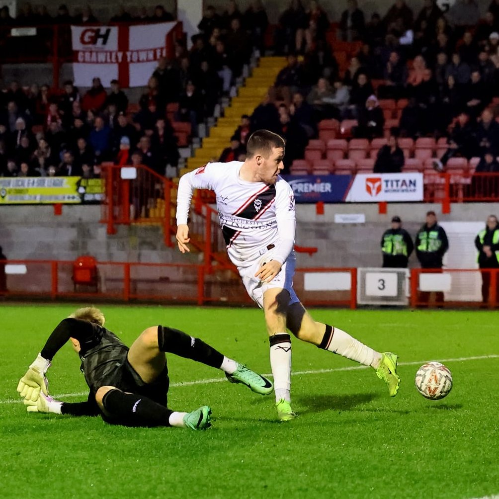 LincolnCity_FC's tweet photo. 🥜 Guile.

⌚️ 61' | 🔴 2-4 ⚪️ | #CRALIN https://t.co/E3onrF21Fp