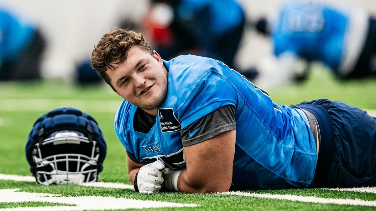 straight chillin' 😏

#NFLBadgers || <a href="/LoganBruss/">Logan Bruss</a> 

(📸 via Donald Page/Tennessee Tians)